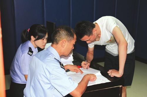 传假信息整蛊 宜宾长宁"谣哥"把警察都黑了(图1) 传假信息整蛊 宜宾长宁"谣哥"把警察都黑了(图1)