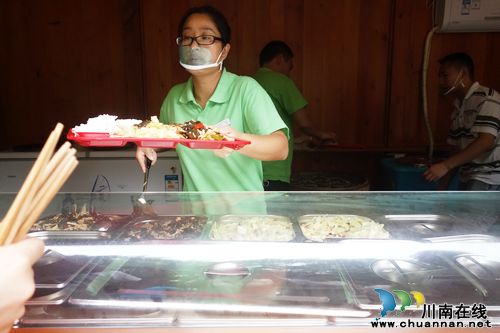 泸州张坝桂圆林硕果累累&nbsp;日均游客数千周末破万(图3)