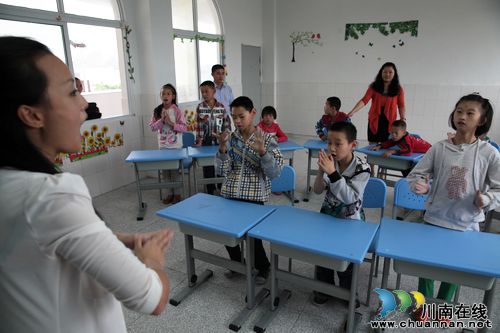 泸州龙马潭区首家特殊教育学校开学(图)(图1) 泸州龙马潭区首家特殊教育学校开学(图)(图1)