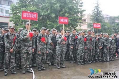 福集镇：欢送第一批新兵入伍(图2)