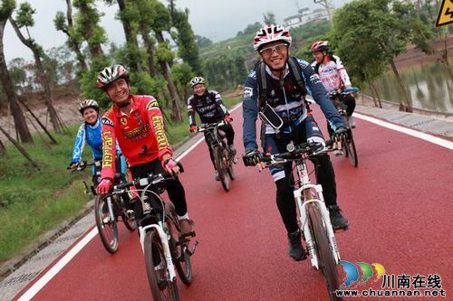 泸县：山地车车友骑游龙桥文化生态园(图1)