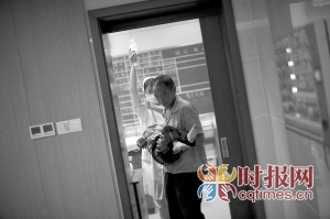 古蔺一家三口食物中毒:邻居"偷"出姐弟送医(图1) 古蔺一家三口食物中毒:邻居"偷"出姐弟送医(图1)
