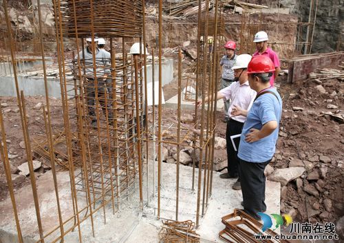 泸医附院门急诊综合大楼工程顺利通过基础验收(图2) 泸医附院门急诊综合大楼工程顺利通过基础验收(图2)