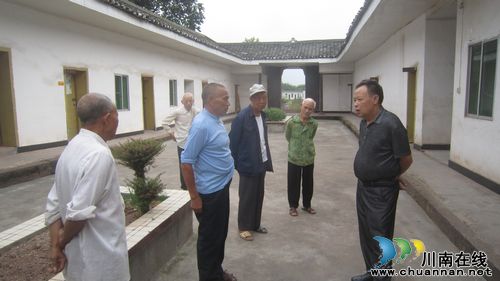天仙镇：人大代表情系老人&nbsp;常到敬老院看看(图1)