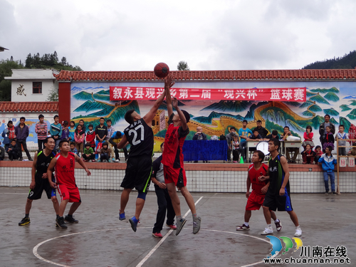 观兴乡：第二届“观兴杯”暨庆国庆篮球赛隆重开幕(图2)