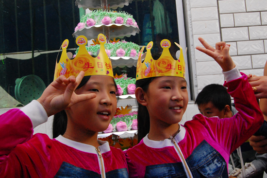 泸医附院:连子连心,生日快乐!(图1) 泸医附院:连子连心,生日快乐!(图1)