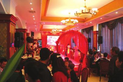 网曝叙永畜牧局局长嫁女&nbsp;异地办“土豪婚礼”(图1)