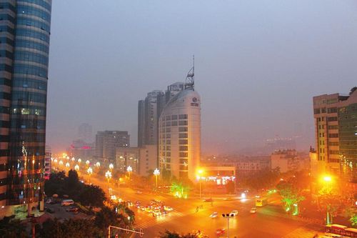 川南中“霾伏” 等雨来“洗脸”(图1) 川南中“霾伏” 等雨来“洗脸”(图1)