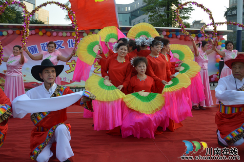 大山坪街道:廉洁文化之风吹拂欢乐重阳节(图5) 大山坪街道:廉洁文化之风吹拂欢乐重阳节(图5)