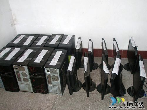 合江:深夜秘密出击查处“黑网吧”(图1) 合江:深夜秘密出击查处“黑网吧”(图1)