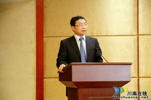 泸医附院院长何延政荣获城市医院管理优秀奖(图1) 泸医附院院长何延政荣获城市医院管理优秀奖(图1)