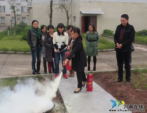 泸州市儿童福利院开展消防安全知识培训(图2) 泸州市儿童福利院开展消防安全知识培训(图2)