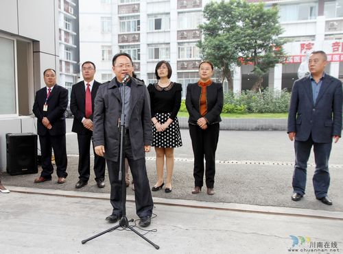 泸州医学院附属医院龙马潭医院正式挂牌(图2) 泸州医学院附属医院龙马潭医院正式挂牌(图2)