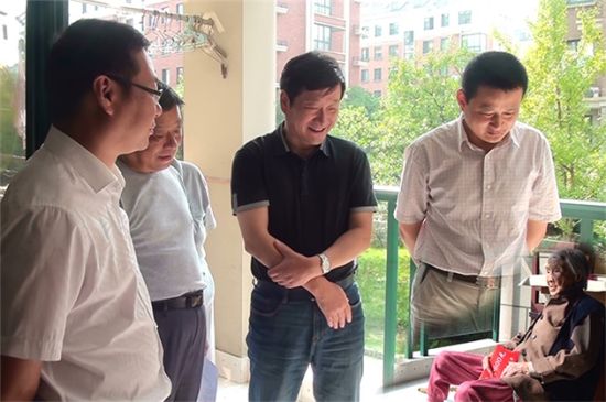 盘点近年领导PS"神照"(图1)