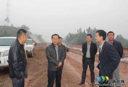 泸州市副市长李晓宇带队督查成自泸赤高速建设情况(图1)