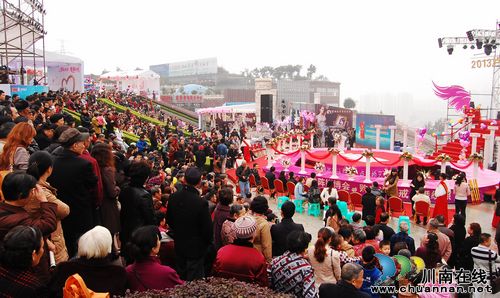 开启酒城婚庆行业先河 泸州首届婚博会今开幕(图2) 开启酒城婚庆行业先河 泸州首届婚博会今开幕(图2)