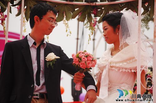 泸州首届婚博会今日盛大开幕(图19) 泸州首届婚博会今日盛大开幕(图19)
