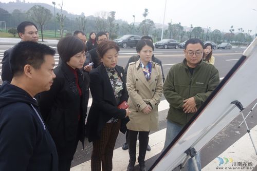 泸州市副市长马宗慧调研张坝景区民生事业(图1) 泸州市副市长马宗慧调研张坝景区民生事业(图1)