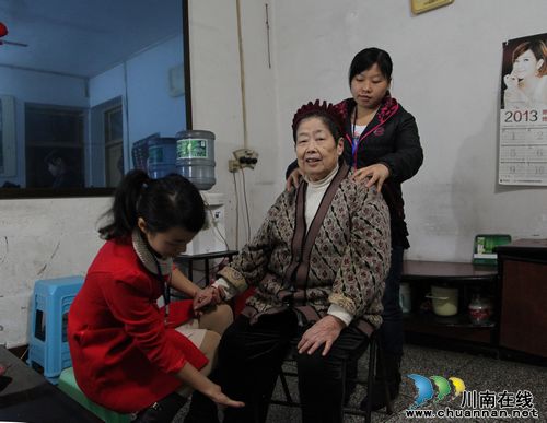 政府买单&nbsp;社会服务乐了社区群众(图1)