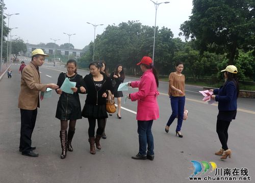 张坝:景区“法治基层行”在行动(图1) 张坝:景区“法治基层行”在行动(图1)