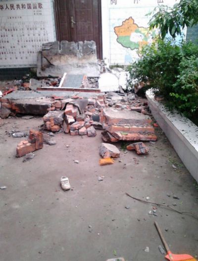 泸州市纳溪区一民房墙体垮塌致3名学生死亡(图3)