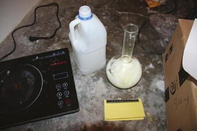 内江警察携妻卧底“走亲戚”端掉冰毒窝(图1)