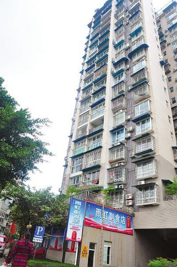 说完“我上学去了”&nbsp;内江14岁少年从12楼坠下(图1)