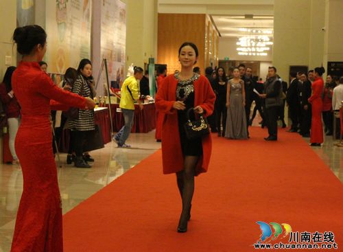 《功夫战斗机》首映&nbsp;陈天星秀真功夫（图）(图5)