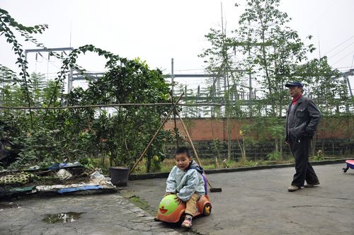 高压线下拆迁起风波(图5)