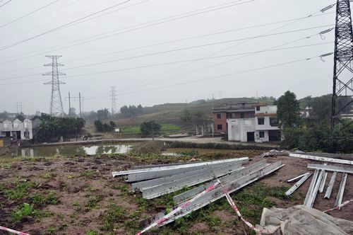 高压线下拆迁起风波(图8)