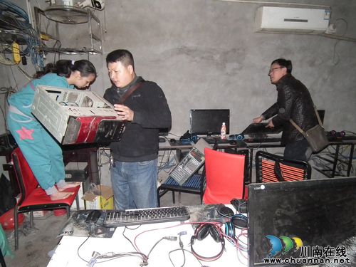 胡市镇：重拳整治黑网吧(图1)