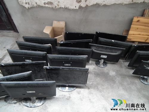 胡市镇：重拳整治黑网吧(图2)