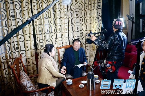 自贡方言栏目剧《有摆有演》开机(图1) 自贡方言栏目剧《有摆有演》开机(图1)