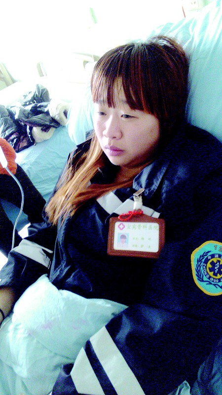 120出诊救醉汉 女护士挨醉拳遭暴打(图1) 120出诊救醉汉 女护士挨醉拳遭暴打(图1)