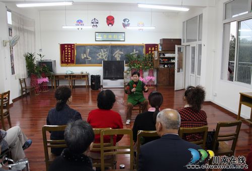 泸州：情系国粹&nbsp;退休老人心里装着“大舞台”(图2)