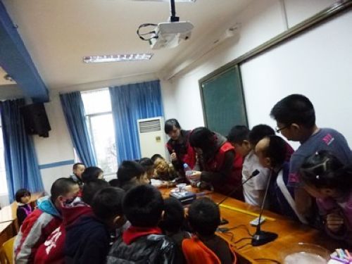 泸州大山坪街道：科学实验站&nbsp;呈现别样课堂(图2)