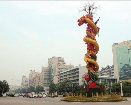 自贡地标建筑龙抱柱被拆除 将在异地重建(图)(图4) 自贡地标建筑龙抱柱被拆除 将在异地重建(图)(图4)