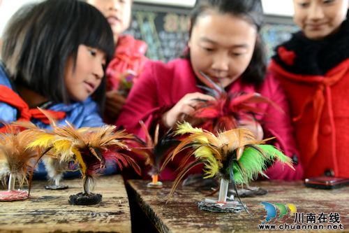 泸州叙永：小小鸡毛毽踢出大健康(图1)