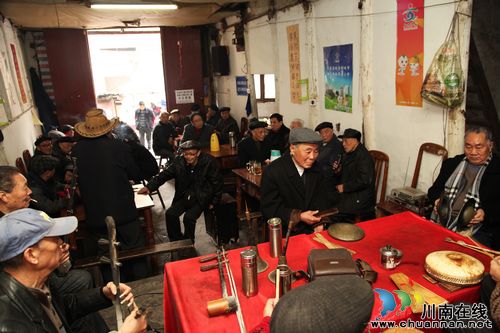 现代人物画家蒋兆和故居最后的川剧座唱(图1) 现代人物画家蒋兆和故居最后的川剧座唱(图1)