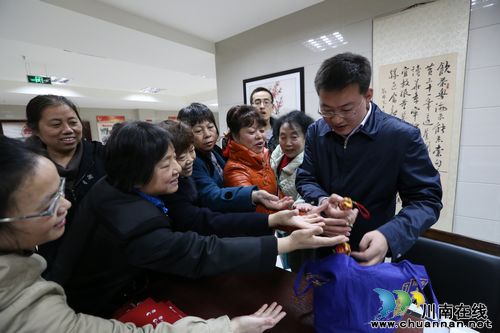 泸医中医院中医养生八段锦走进天立社区&nbsp;服务百姓健康(图3)