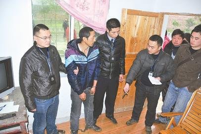 泸州农田现3具女尸 嫌犯半年内连杀4人(图1) 泸州农田田坎上挖出三女尸 嫌疑人曾多次入狱(图)