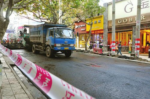 内江"四方块"施工致堵车严重 明日可恢复通行(图2) 内江"四方块"施工致堵车严重 明日可恢复通行(图2)