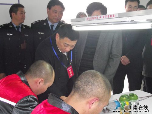 泸州市副市长张显富视察市劳教（强戒）所(图2)