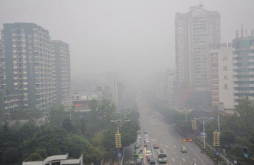 自贡重拳治尘半月见成效 但风小雨少霾仍难绝(图1) 自贡重拳治尘半月见成效 但风小雨少霾仍难绝(图1)