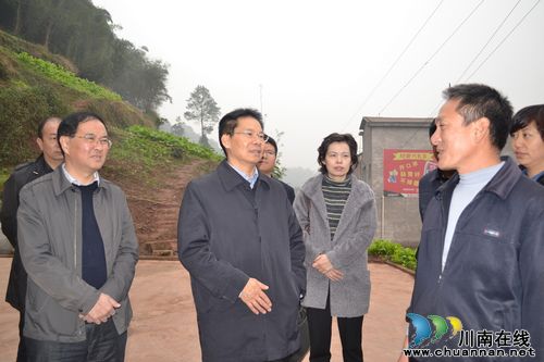 省人大常委会情系基层&nbsp;赴叙永开展"挂包帮"(图2)