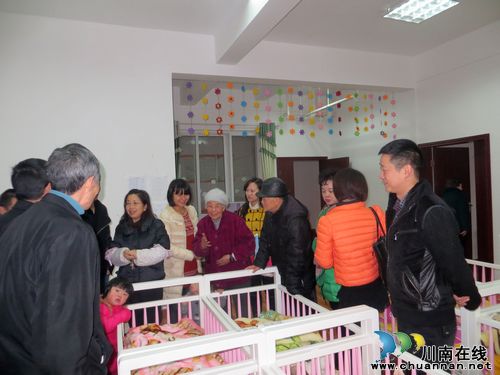 民革泸州市委爱心助孤残(图1)