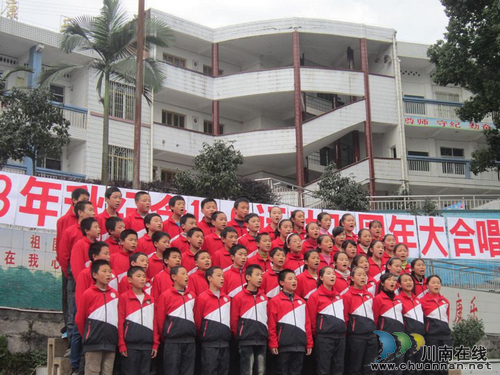 龙车镇：青年学生大合唱&nbsp;&nbsp;唱响青春之歌(图1)