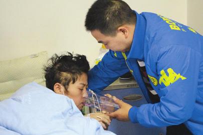 泸州一的哥妻子患血癌&nbsp;千名同行来捐钱(图1)