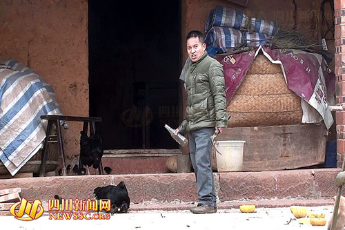 宜宾男子枪击钓鱼者头部&nbsp;向警察泼硫酸拒捕(图1)