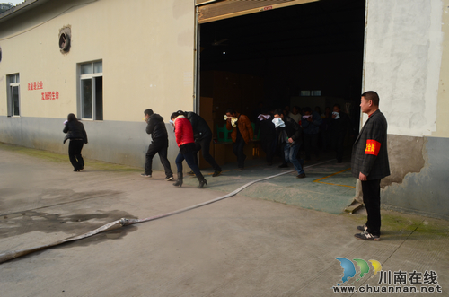 华阳街道：企业消防演练促进安全社区建设(图4)